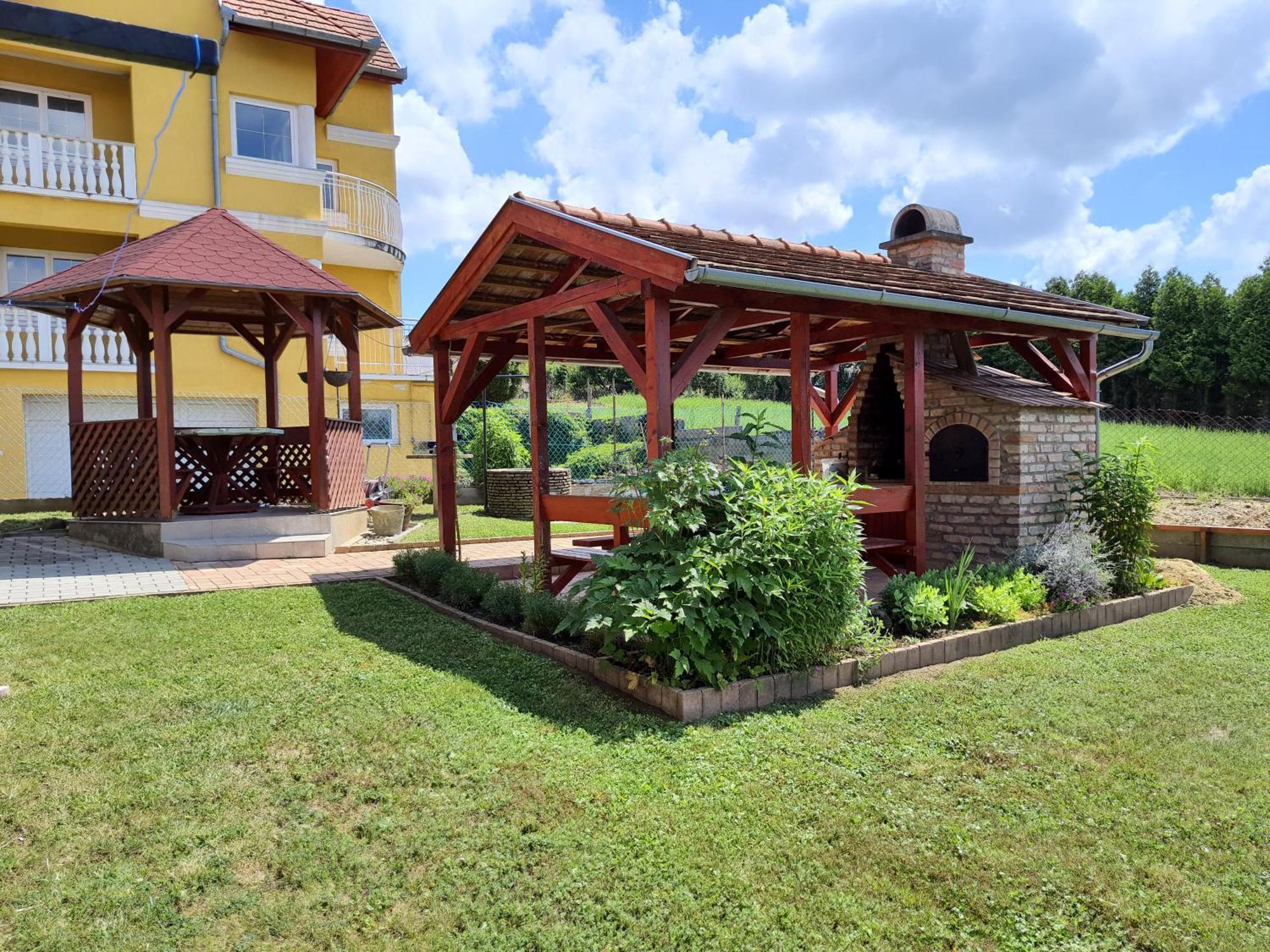 Villa Terra Heviz Exterior photo