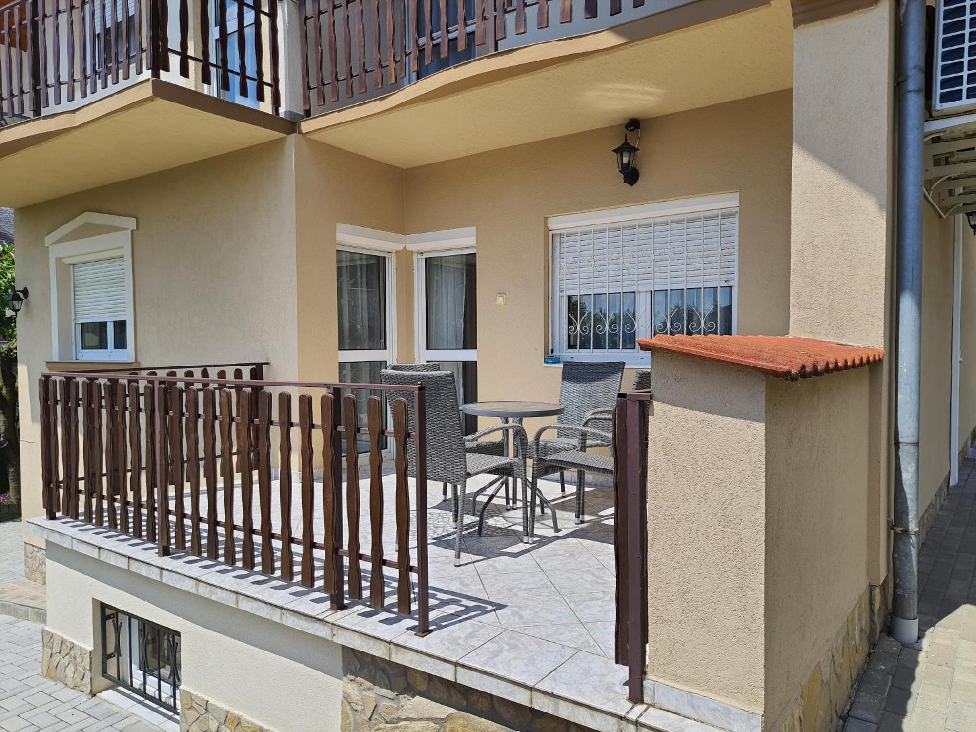 Villa Terra Heviz Exterior photo